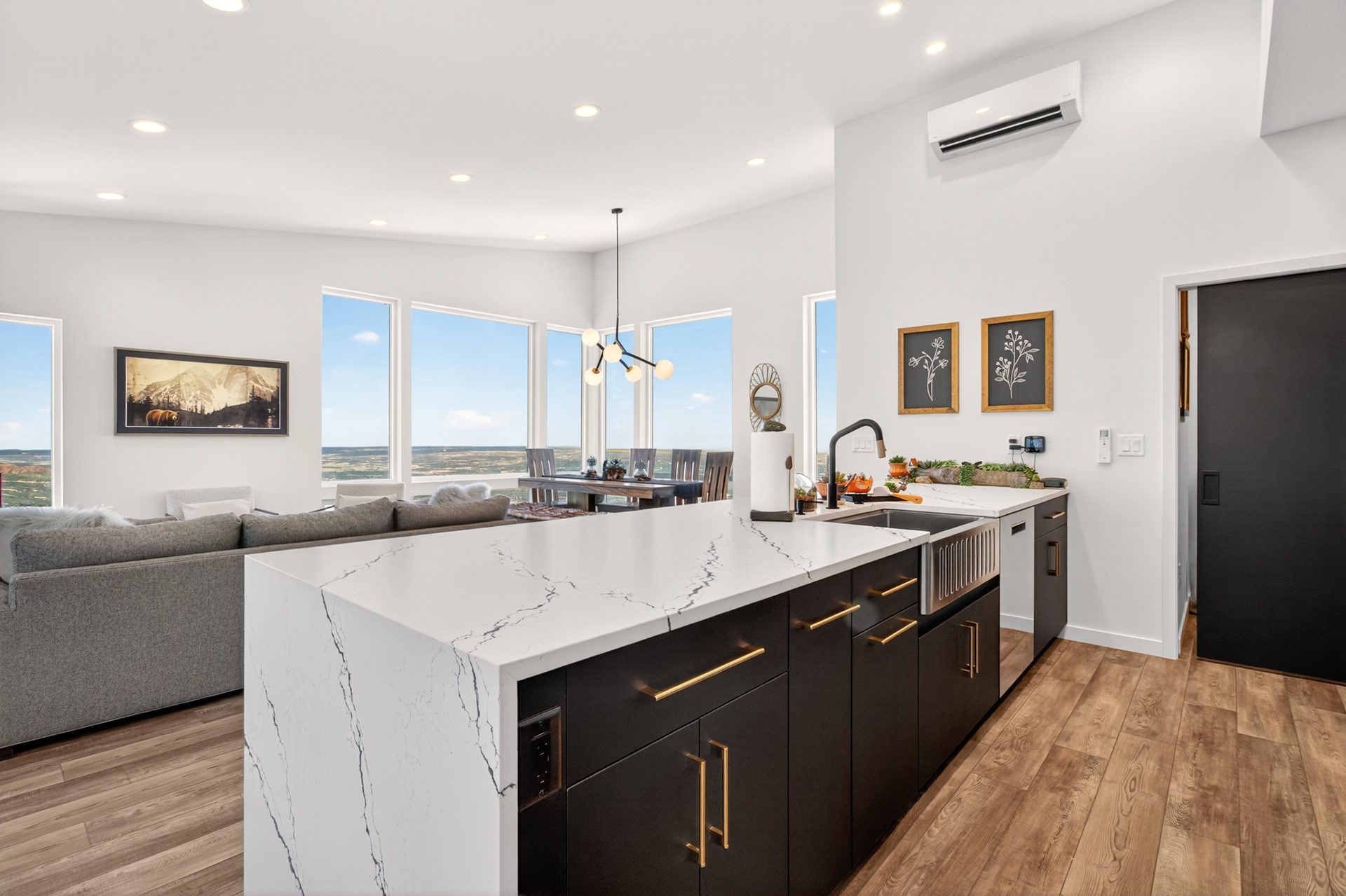 Palace Homes project — Mountainside custom home
